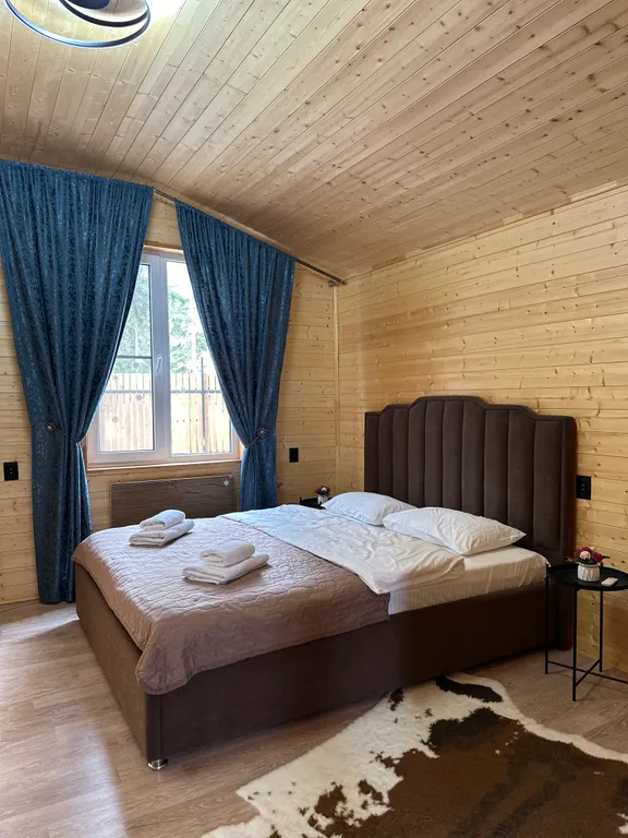 Шале 1 с видом на горы и лес