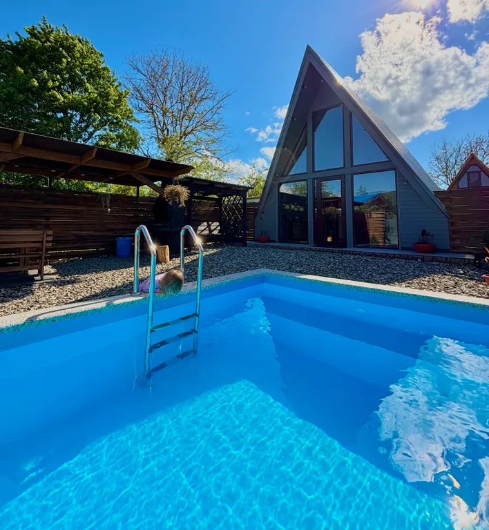 Коттедж Отдельный домик а-фрейм с бассейном и видом на горы — аренда посуточно в Даховская