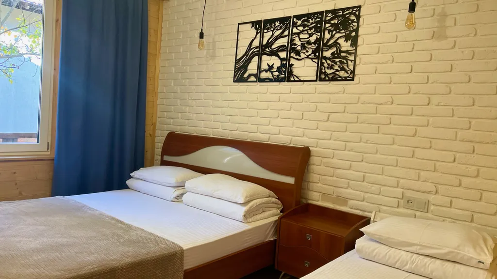 Уютный коттедж на большую компанию в лесу