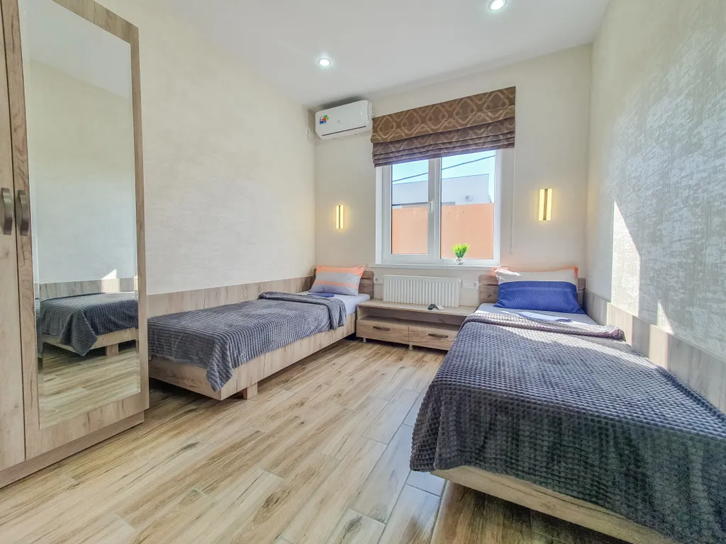 Отдельный дом на первой линии Азовского моря