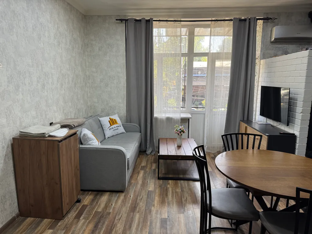 Квартира Студия в самом центре, площадь Республики 200 метров — аренда посуточно в Ереван