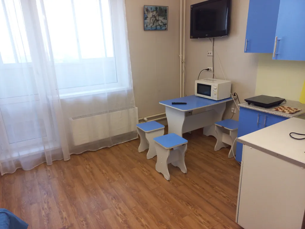 Светлая, уютная квартира вблизи Железнодорожной больницы