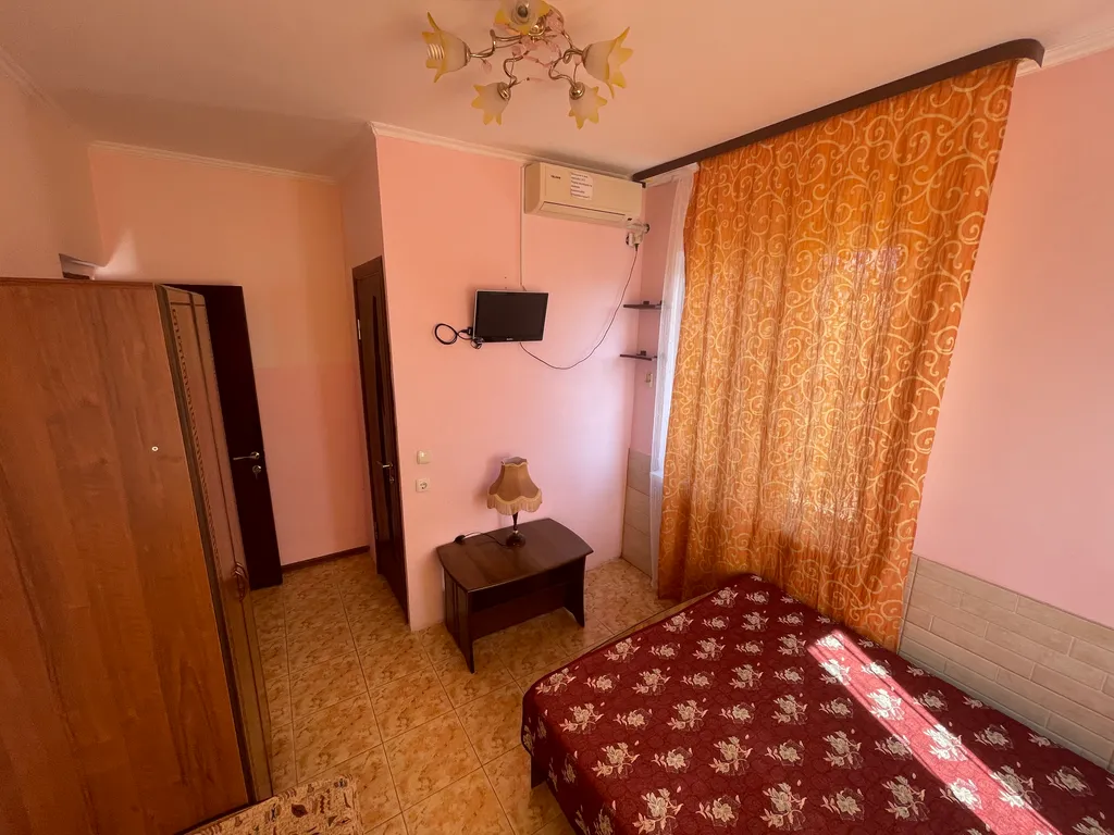 Уютный номер с видом на море и горы