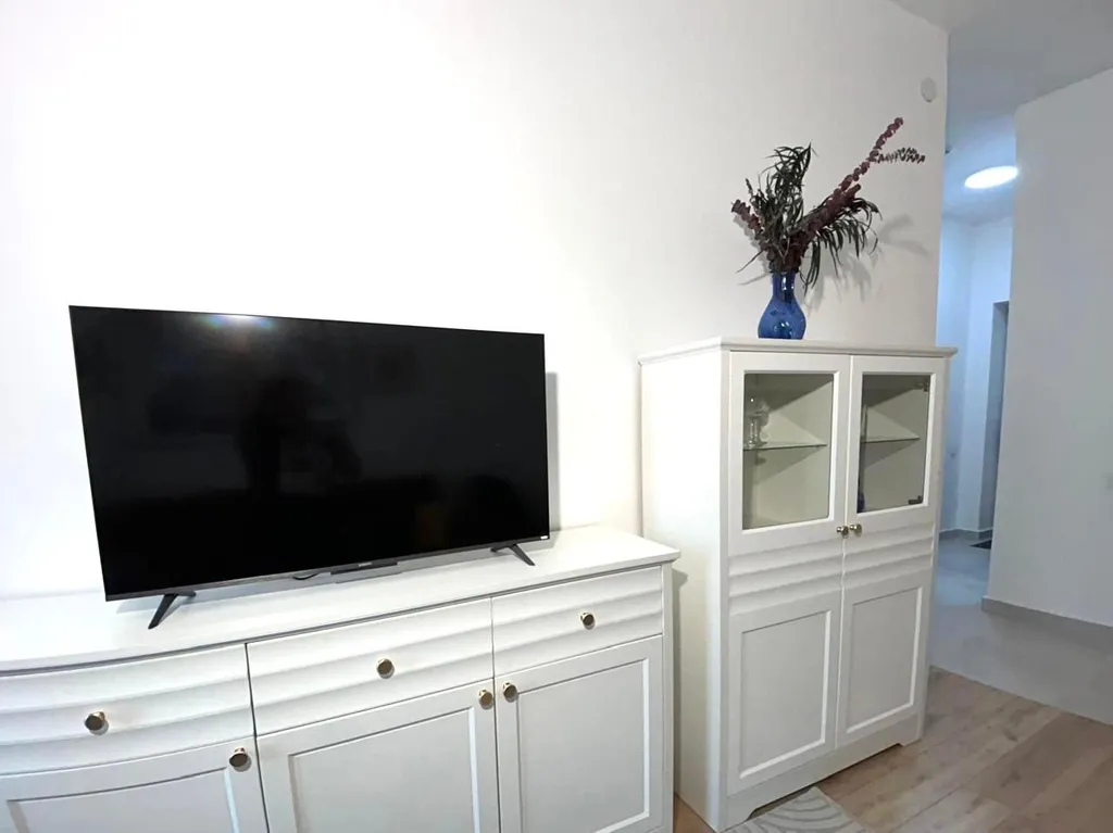 Квартира Двухкомнатные апартаменты Ван Гог рядом со знаменитым Арбатом — Алматы