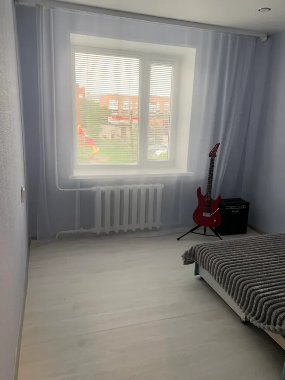 Просторная трехкомнатная квартира недалеко от центра