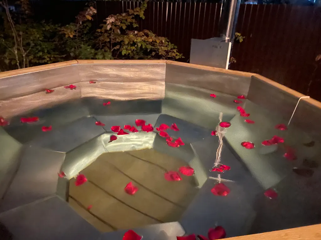 Уютный дом у реки в стиле прованс