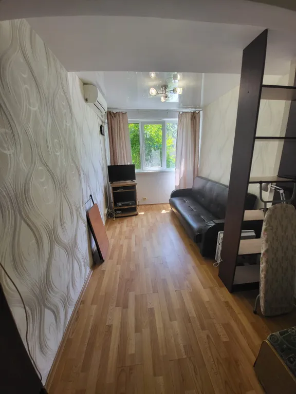 2-комнатная квартира, есть все необходимое для проживания