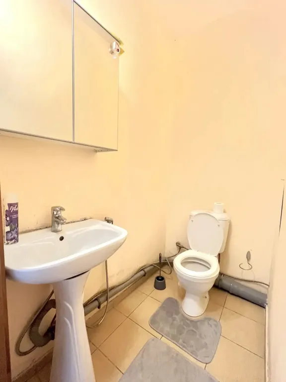 Просторная квартирка в центре Уралмаша