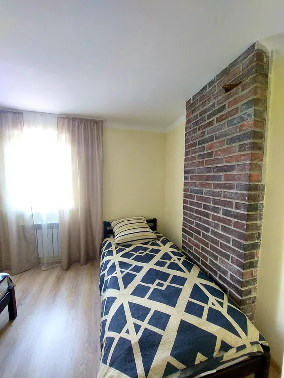 Большой коттедж у озера