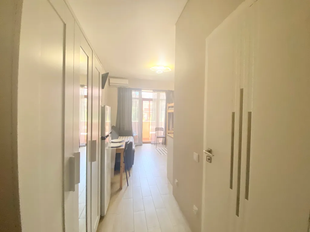 Студия с кухней бассейном у пляжа