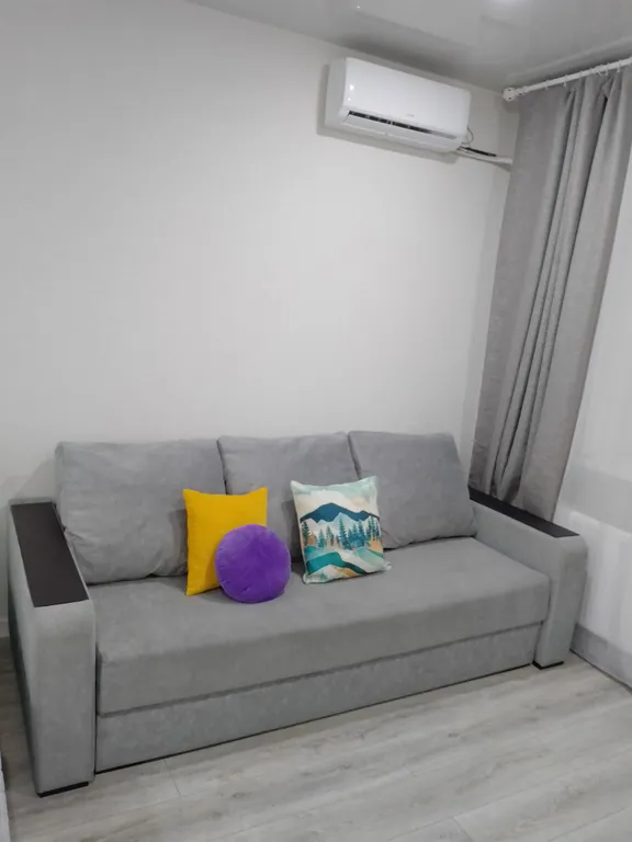 Просторная квартира с видовым балконом близ Питьевой Галереи Санатории