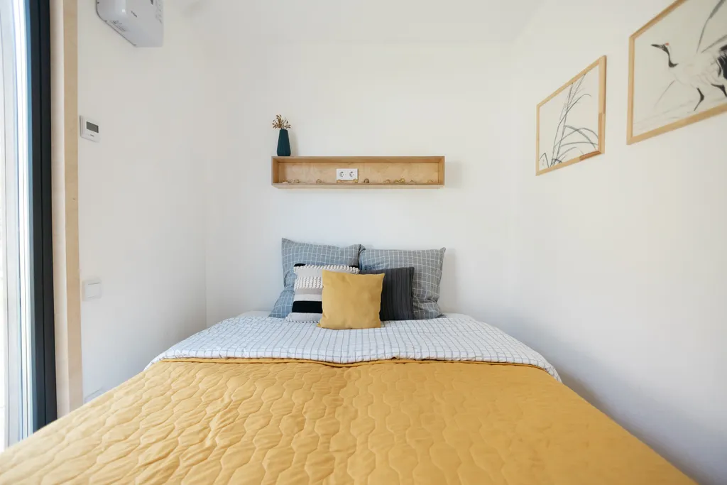 Уютный дом Японская куница с панорамными окнами с видом на лес