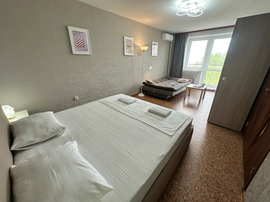 "В Гости!" на Строителей 90Б (1к квартира рядом с Термоленд)