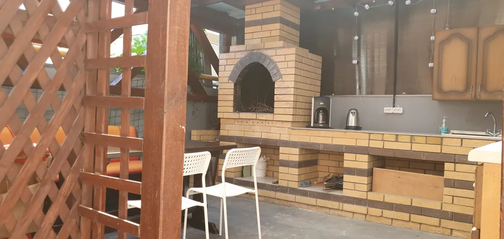 Просторный номер для семьи в небольшом уютном доме с хорошим бассейном