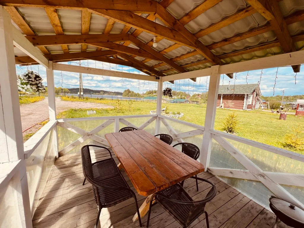 Дом стеклянный с видом на Ладожское озеро