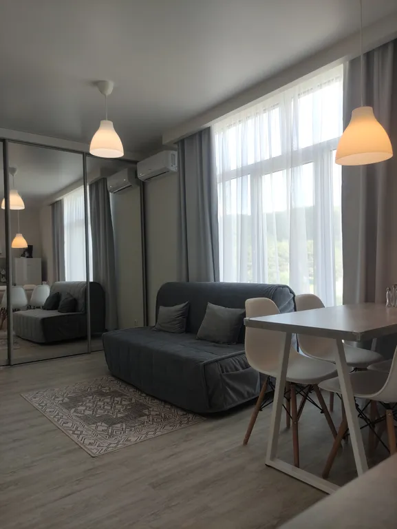 Белый дом у Черного моря