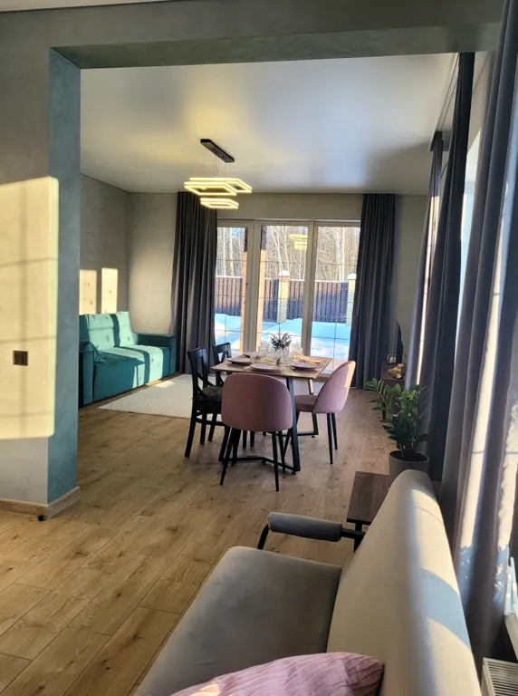 Дом с терассой на опушке леса