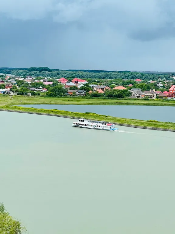 Видовая квартира в самом красивом районе на берегу реки Кубань