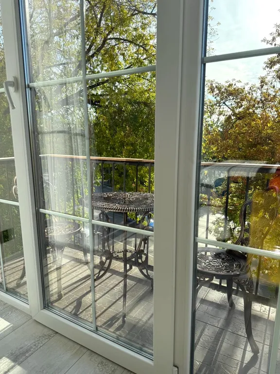 Французский балкон с видом на Псковский Кремль