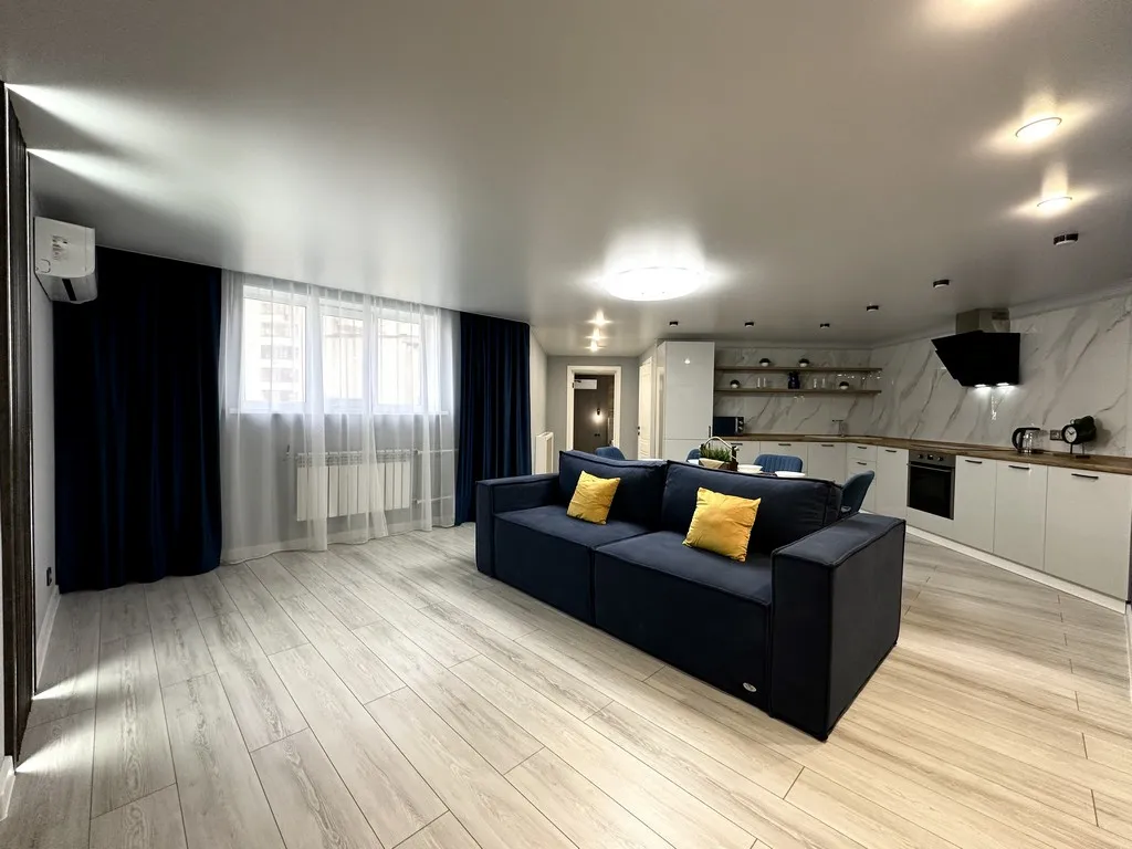 Просторная дизайнерская евродвушка в центре