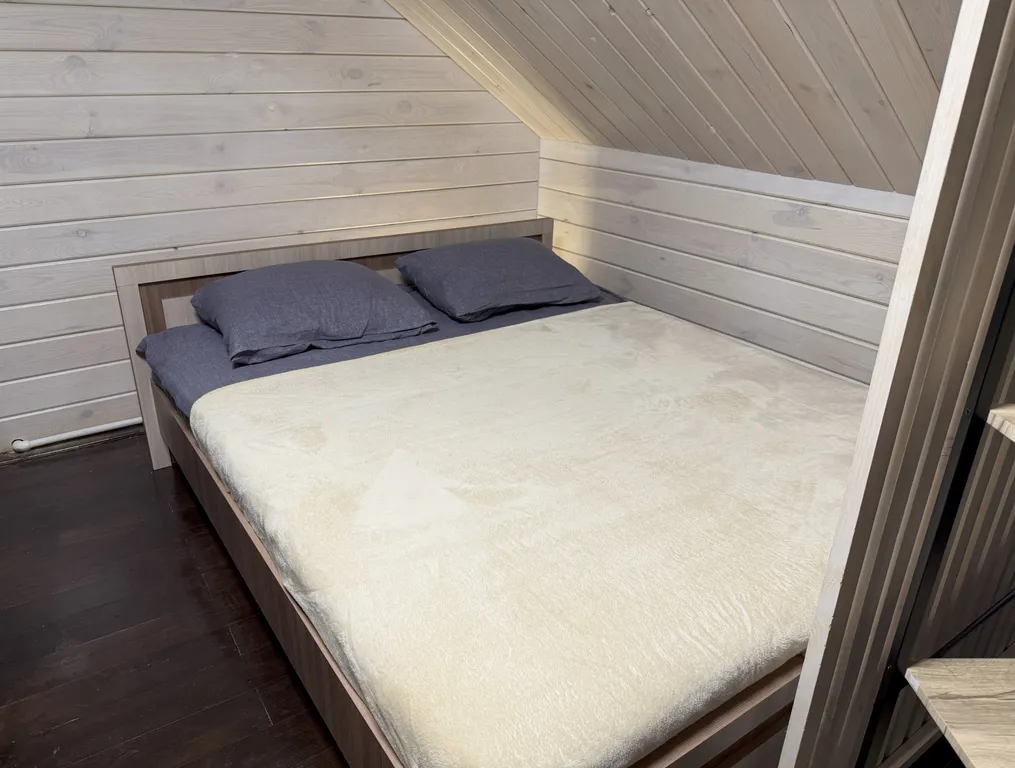 Уютный номер на крыше с террасой