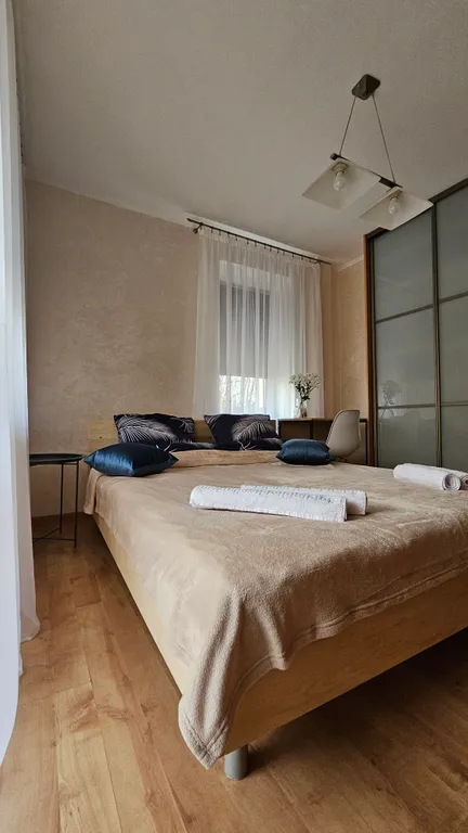 Тихая квартира в самом центре с видом на сквер