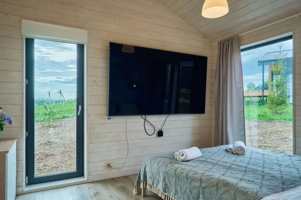 Дом с видом на пруд