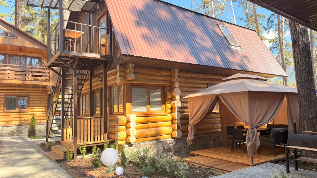 Уютный двухэтажный коттедж