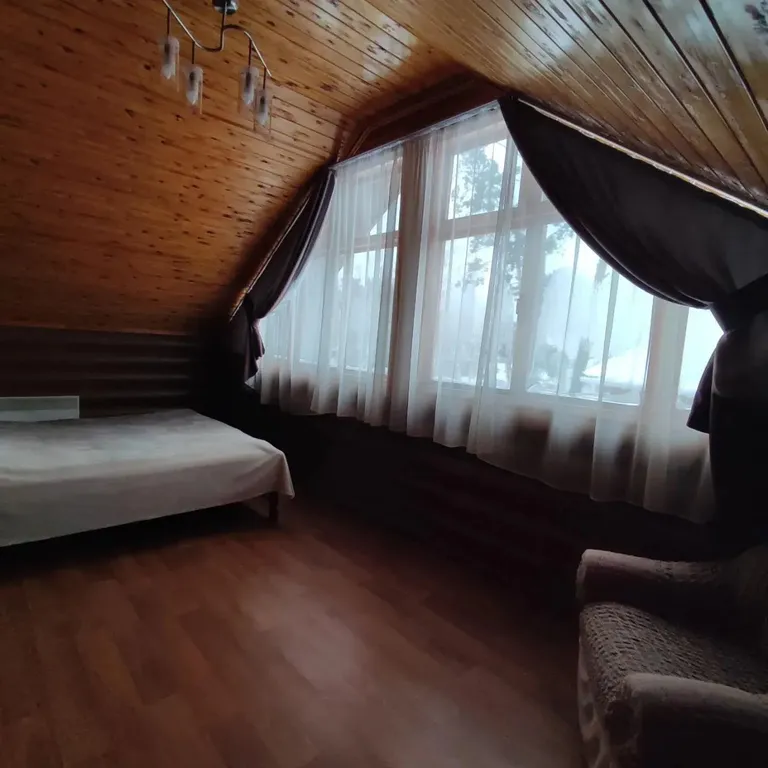 Уютный дом с камином и кедровой баней-бочкой на дровах