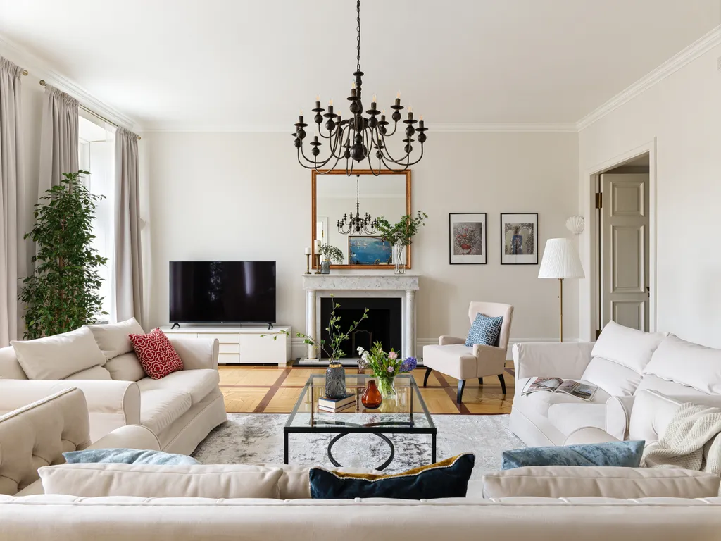 У Невского с видом на Фонтанку