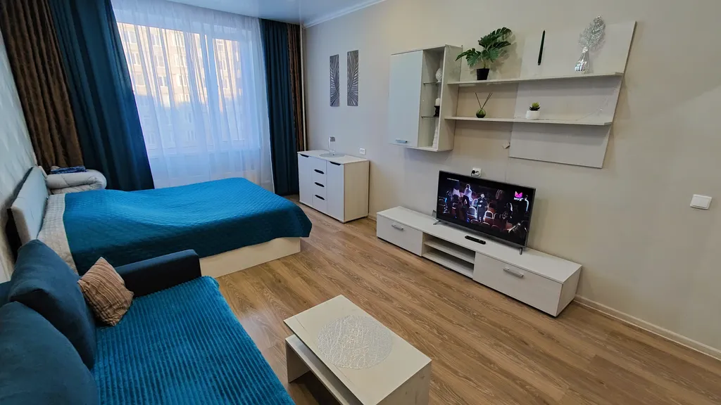 Светлая уютная квартира в центре города — аренда посуточно в Оленегорск