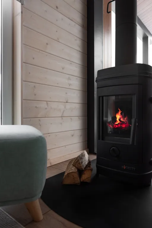 Стильный барнхаус с сауной, камином и панорамой