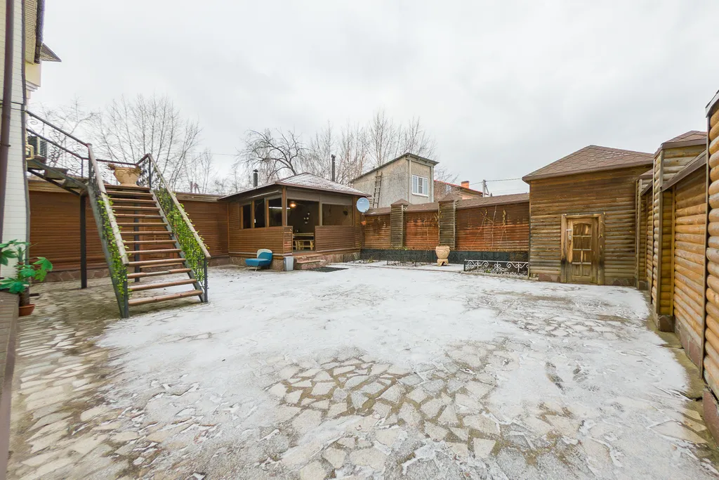 Дом со включённой стоимостью бассейна, сауны, бильярда, мангала