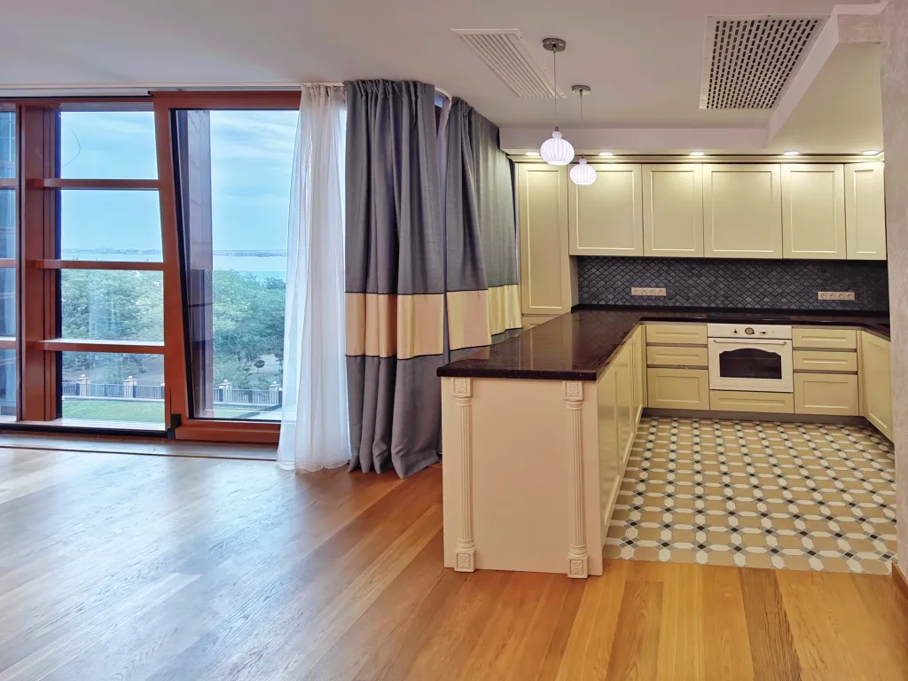 Шикарная квартира в Золотой Бухте