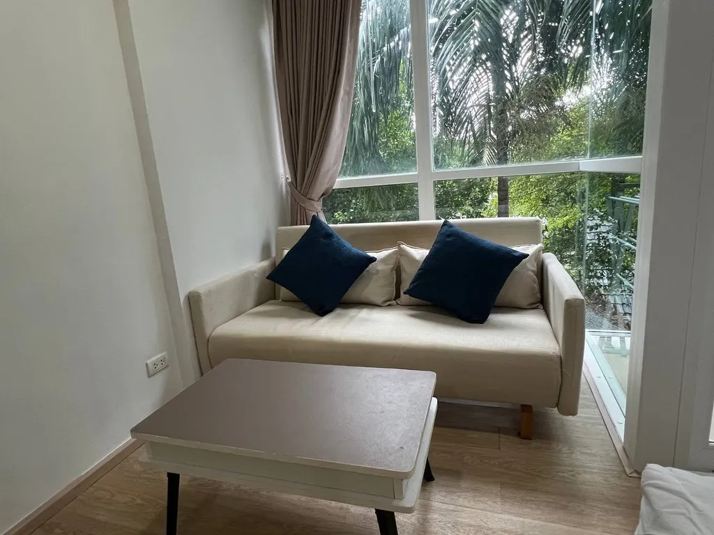 Ката Студия  после ремонта с отличным видом на сад в Ozone