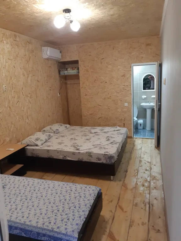 Коттедж в тенистом саду