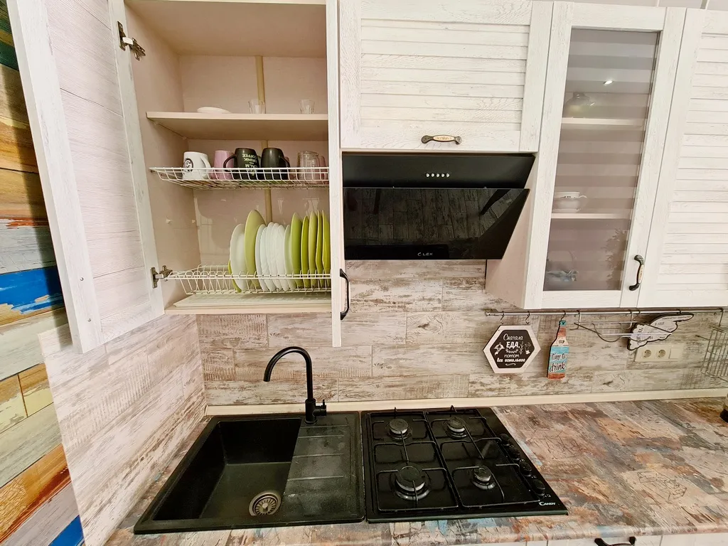 Коттедж у моря со своим двором до 11 человек, беседка, костровая чаша.