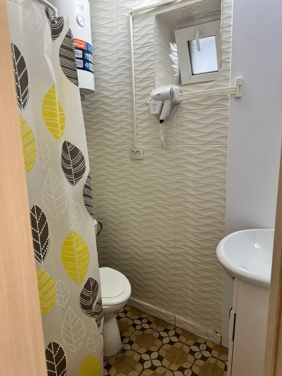 Уютная комната с отдельным входом в центре города, бюджетный вариант