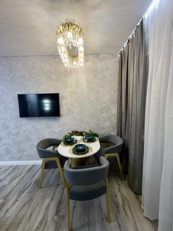 Квартира премиум-сегмента класса люкс, евро двушка