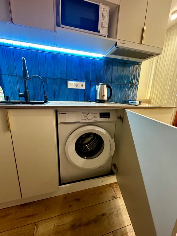 Уютная студия у станции метро в центре города