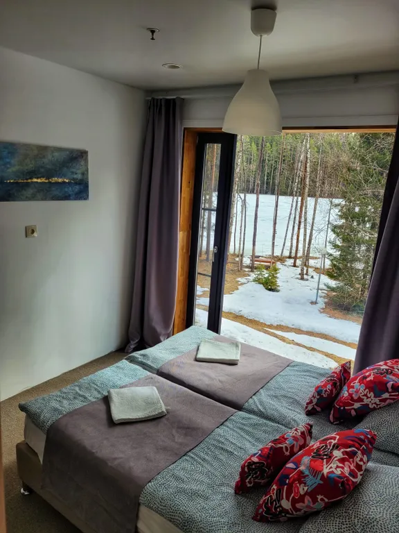 Brusnika village коттедж с видом на озеро