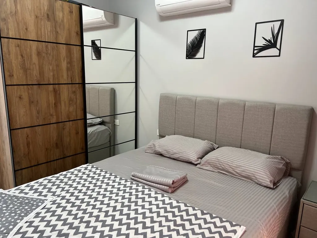 Апартаменты в центре с бассейном