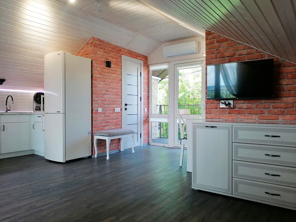 Квартира Квартира Студия - мансарда в тихом центре — Севастополь