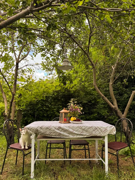 Уютный домик в саду