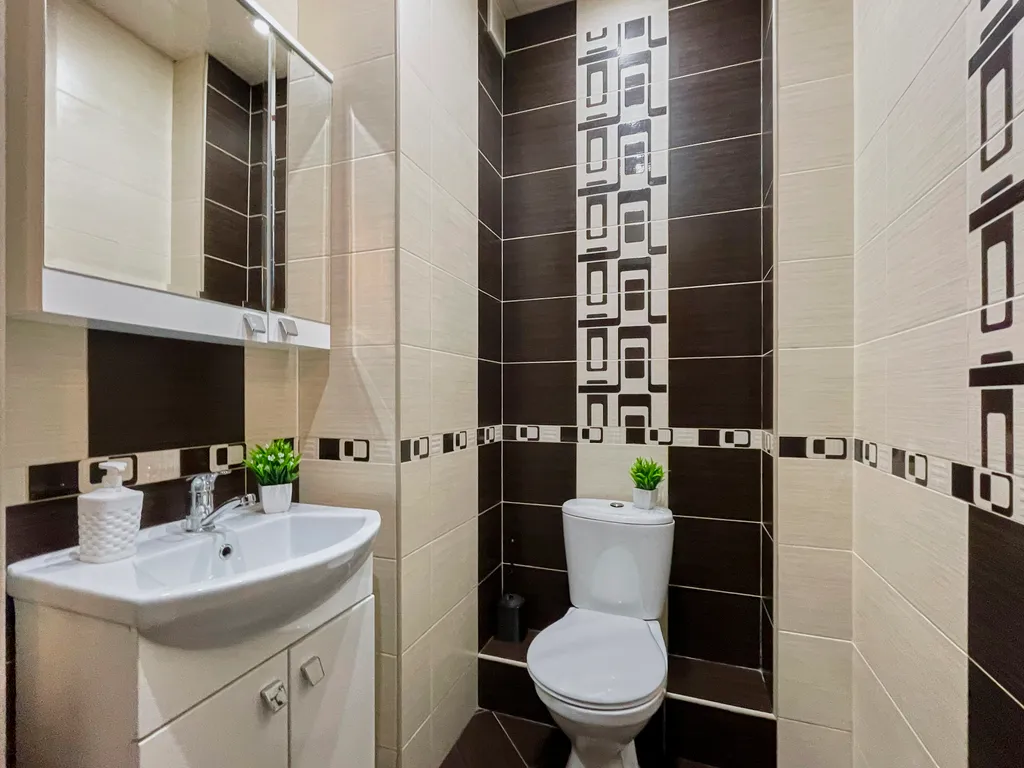 Шикарная 2-комнатная квартира с раздельными комнатами и балконом