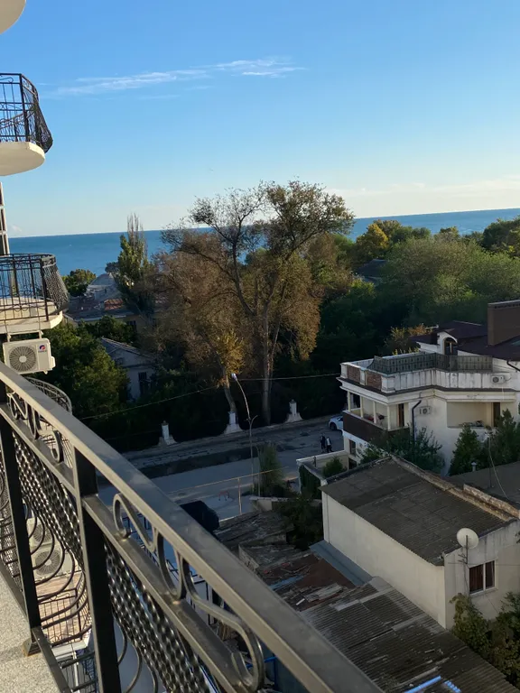 Апартамент на набережной