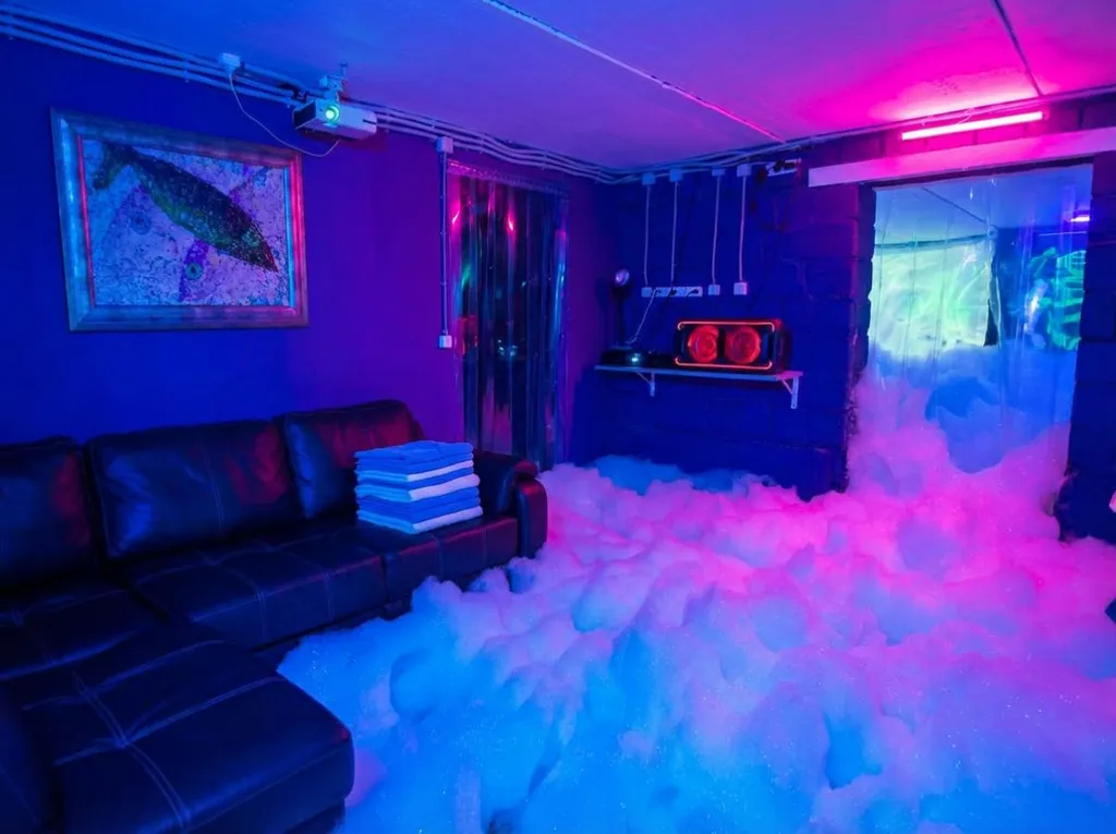 Культовый коттедж LoftCherdak, баня, чан, танцпол с пеной