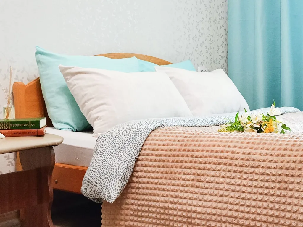 Квартира с двуспальной кроватью и диваном, рядом БСМ, ТЦ Апельсин