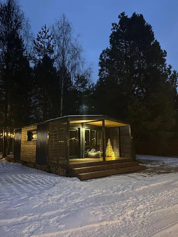 Домик в сосновом лесу с банным чаном