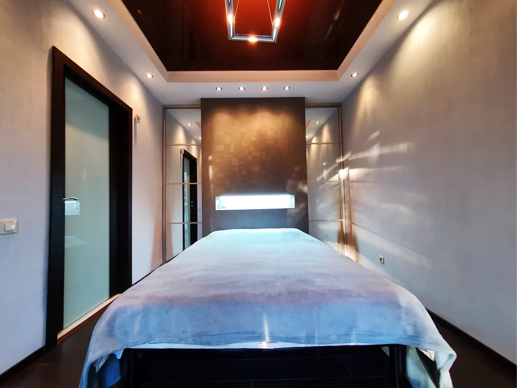 Двухкомнатная студия. Идеальная локация. Парковка во дворе.